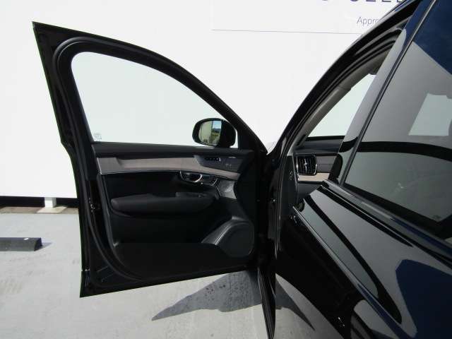 ボルボ ＸＣ９０ ウルトラ Ｔ８ ＡＷＤ プラグイン ハイブリッド ４ＷＤ R7年 (四国) 99