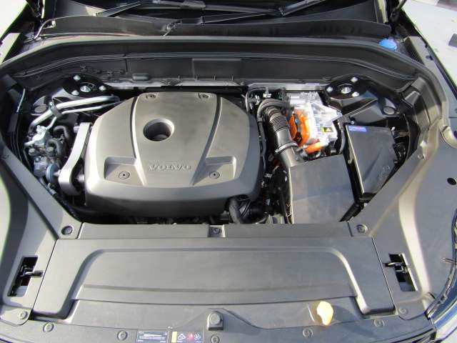 ボルボ ＸＣ９０ ウルトラ Ｔ８ ＡＷＤ プラグイン ハイブリッド ４ＷＤ R7年 (四国) 99