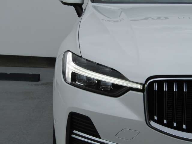 ボルボ ＸＣ６０ アルティメット Ｂ５ ＡＷＤ ４ＷＤ R4年 (四国) 99