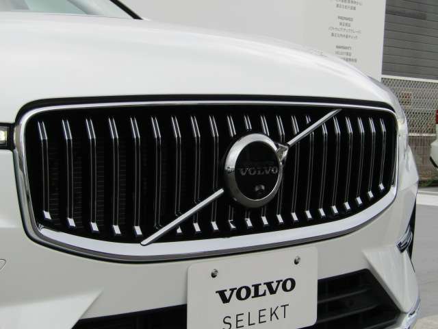 ボルボ ＸＣ６０ アルティメット Ｂ５ ＡＷＤ ４ＷＤ R4年 (四国) 99