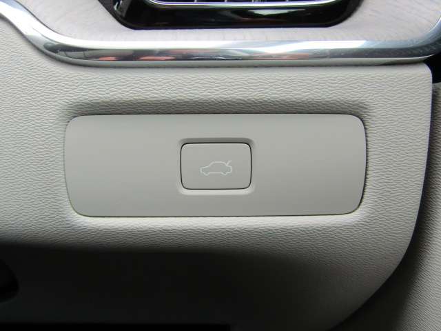 ボルボ ＸＣ６０ アルティメット Ｂ５ ＡＷＤ ４ＷＤ R4年 (四国) 99