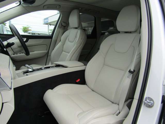 ボルボ ＸＣ６０ アルティメット Ｂ５ ＡＷＤ ４ＷＤ R4年 (四国) 99