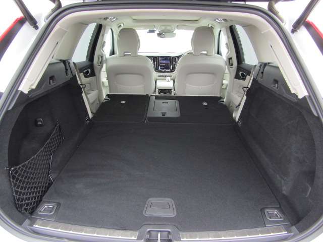 ボルボ ＸＣ６０ アルティメット Ｂ５ ＡＷＤ ４ＷＤ R4年 (四国) 99