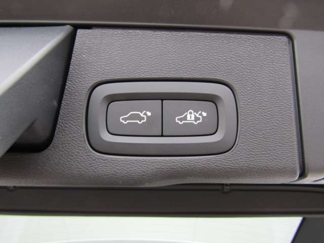 ボルボ ＸＣ６０ アルティメット Ｂ５ ＡＷＤ ４ＷＤ R4年 (四国) 99