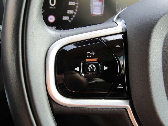 ボルボ Ｖ６０ Ｔ５　インスクリプション R1年 (四国) 99