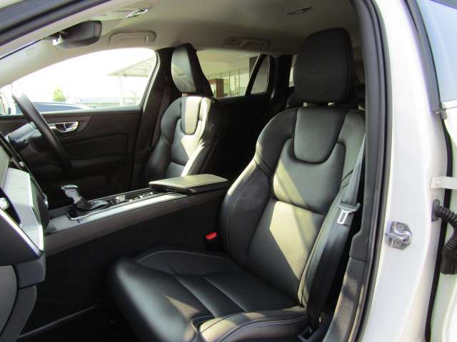 ボルボ Ｖ６０ Ｔ５　インスクリプション R1年 (四国) 99