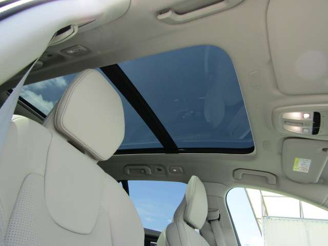 ボルボ Ｖ６０ リチャージ アルティメット Ｔ６ ＡＷＤ プラグイン ハイブリッド ４ＷＤ R6年 (四国) 99