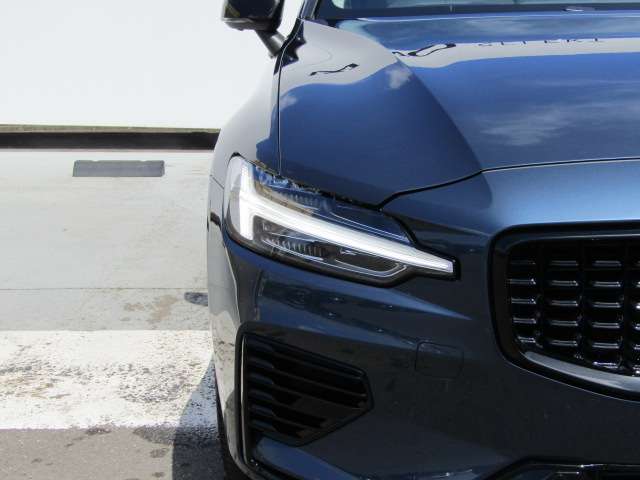 ボルボ Ｖ６０ リチャージ アルティメット Ｔ６ ＡＷＤ プラグイン ハイブリッド ４ＷＤ R6年 (四国) 99