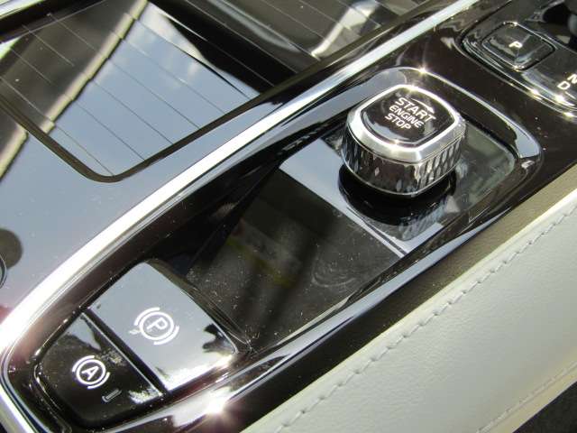 ボルボ Ｖ６０ リチャージ アルティメット Ｔ６ ＡＷＤ プラグイン ハイブリッド ４ＷＤ R6年 (四国) 99