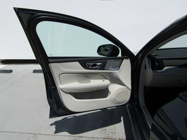 ボルボ Ｖ６０ リチャージ アルティメット Ｔ６ ＡＷＤ プラグイン ハイブリッド ４ＷＤ R6年 (四国) 99