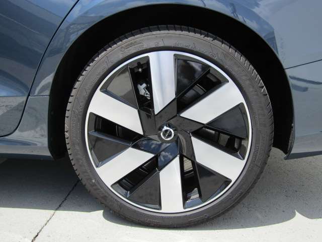 ボルボ Ｖ６０ リチャージ アルティメット Ｔ６ ＡＷＤ プラグイン ハイブリッド ４ＷＤ R6年 (四国) 99