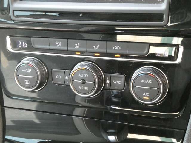 フォルクスワーゲン ゴルフ ＴＳＩ　ハイライン H27年 (関東) 99