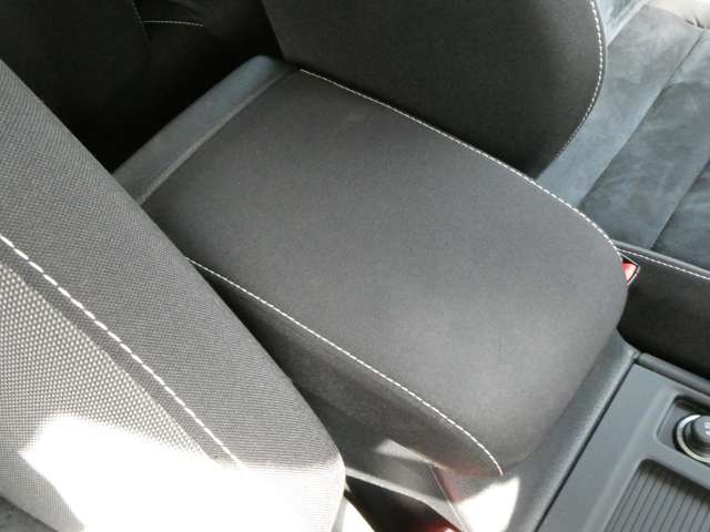 フォルクスワーゲン ゴルフ ＴＳＩ　ハイライン H27年 (関東) 99