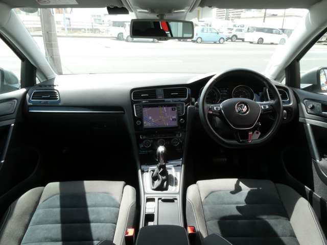 フォルクスワーゲン ゴルフ ＴＳＩ　ハイライン H26年 (関東) 99