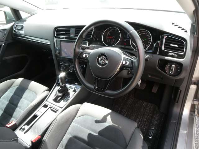 フォルクスワーゲン ゴルフ ＴＳＩ　ハイライン H26年 (関東) 99