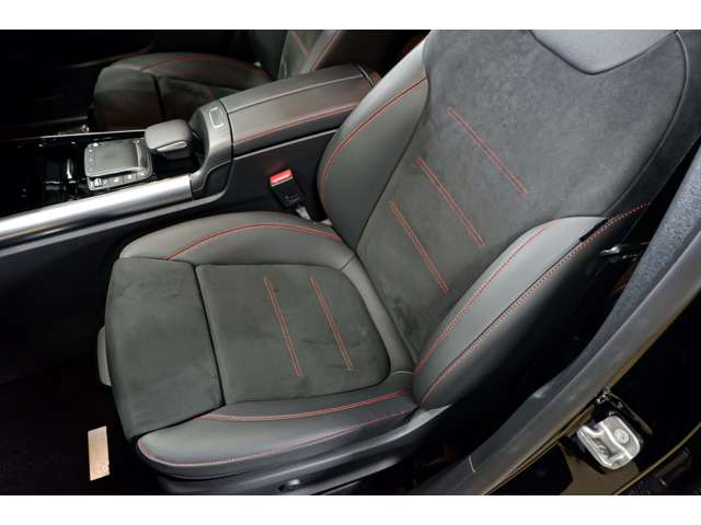 メルセデスベンツ ＧＬＡクラス ＧＬＡ２００ Ｄ ４マチック ＡＭＧラインパッケージ ディーゼルターボ ４ＷＤ R5年 (北海道) 99