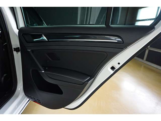 フォルクスワーゲン ゴルフＲ Ｒ ４ＷＤ H30年 (北海道) 99