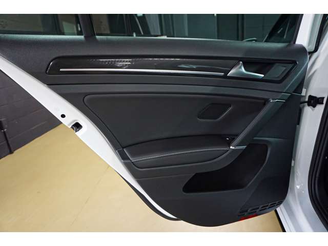 フォルクスワーゲン ゴルフＲ Ｒ ４ＷＤ H30年 (北海道) 99