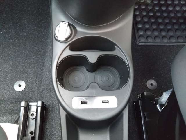 アバルト ６９５セッタンタチンクエ アニヴェルサーリオ １．４ R7年 (東北) 99