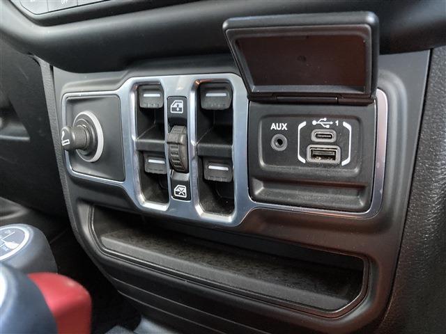 ジープ ラングラー　アンリミテッド アンリミテッド サハラ ３．６Ｌ ４ＷＤ R3年 (東北) 99