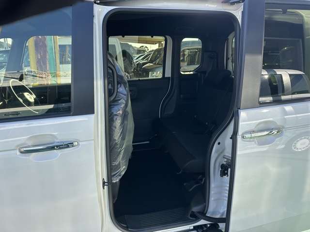 ホンダ Ｎ　ＢＯＸ カスタム ６６０ R7年 (東海) 99