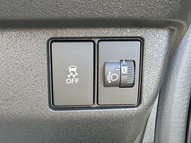 ホンダ Ｎ　ＢＯＸ カスタム ６６０ R7年 (東海) 99