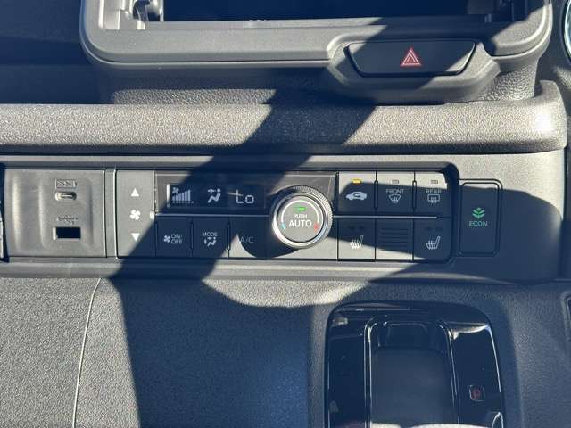 ホンダ Ｎ　ＢＯＸ カスタム ６６０ R7年 (東海) 99