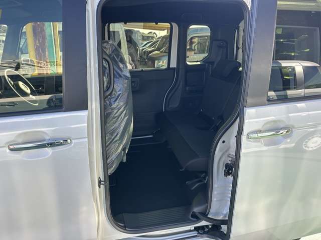 ホンダ Ｎ　ＢＯＸ カスタム ６６０ R7年 (東海) 99