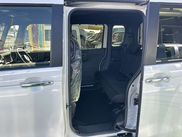 ホンダ Ｎ　ＢＯＸ カスタム ６６０ R7年 (東海) 99