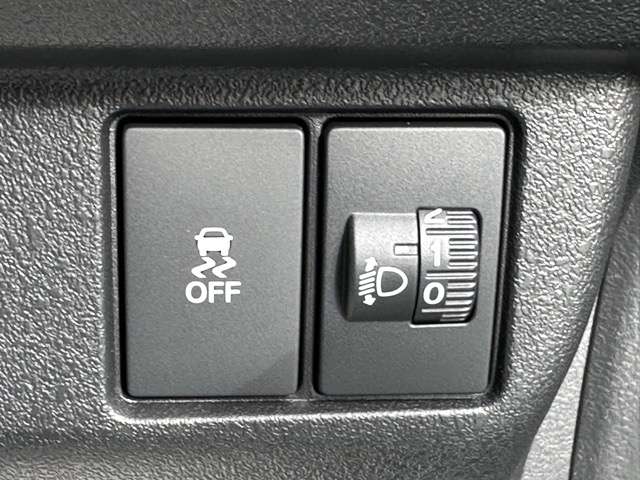 ホンダ Ｎ　ＢＯＸ カスタム ６６０ ターボ コーディネートスタイル モノトーン R7年 (東海) 99