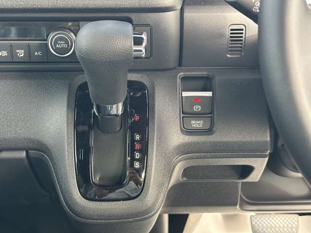 ホンダ Ｎ　ＢＯＸ カスタム ６６０ ターボ コーディネートスタイル モノトーン R7年 (東海) 99