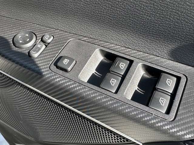 三菱 デリカ　Ｄ：５ ２．２ Ｐ ディーゼルターボ ４ＷＤ R7年 (東海) 99