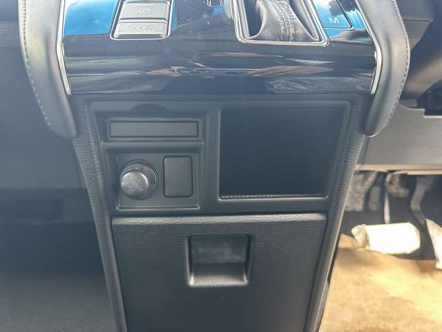 三菱 デリカ　Ｄ：５ ２．２ Ｐ ディーゼルターボ ４ＷＤ R6年 (東海) 99