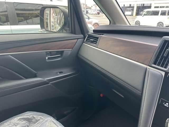 三菱 デリカ　Ｄ：５ ２．２ Ｐ ディーゼルターボ ４ＷＤ R6年 (東海) 99