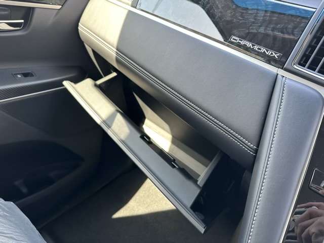 三菱 デリカ　Ｄ：５ ２．２ シャモニー 電動サイドステップ非装着車 ディーゼルターボ ４ＷＤ R7年 (東海) 99