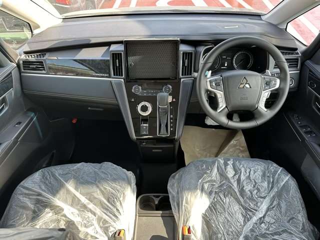 三菱 デリカ　Ｄ：５ ２．２ シャモニー 電動サイドステップ装着車 ディーゼルターボ ４ＷＤ R7年 (東海) 99