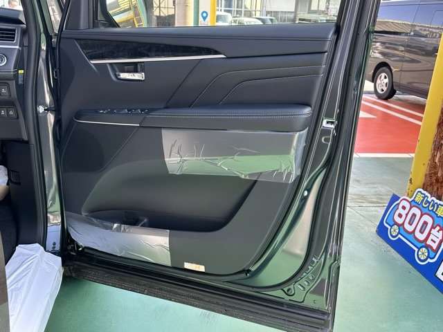 三菱 デリカ　Ｄ：５ ２．２ シャモニー 電動サイドステップ装着車 ディーゼルターボ ４ＷＤ R7年 (東海) 99