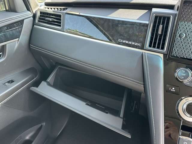 三菱 デリカ　Ｄ：５ ２．２ シャモニー 電動サイドステップ装着車 ディーゼルターボ ４ＷＤ R7年 (東海) 99