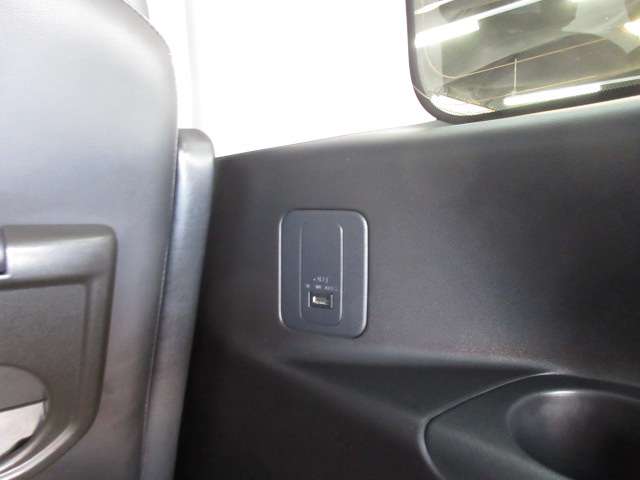 日産 セレナ １．２ Ｅ－ＰＯＷＥＲ ハイウェイスター Ｖ R1年 (九州・沖縄) 99