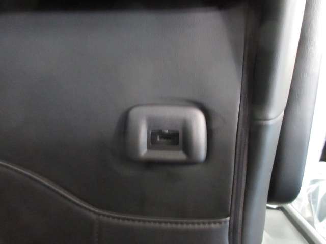 日産 セレナ １．２ Ｅ－ＰＯＷＥＲ ハイウェイスター Ｖ R1年 (九州・沖縄) 99