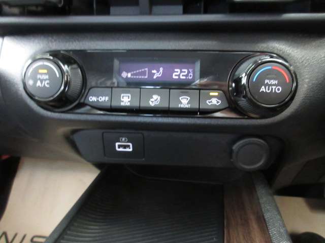 日産 ノートオーラ １．２ Ｇ R5年 (九州・沖縄) 99