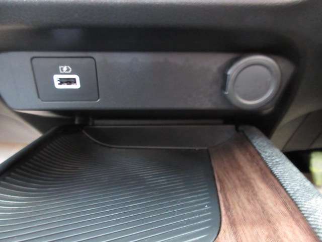 日産 ノートオーラ １．２ Ｇ R5年 (九州・沖縄) 99