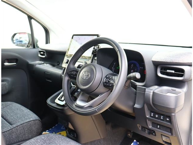 トヨタ シエンタ　ハイブリッド ハイブリッド １．５ Ｚ R5年 (関東) 99