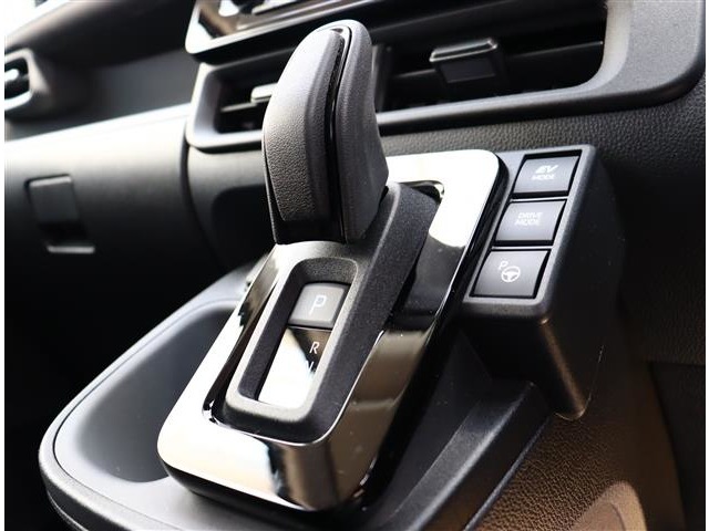 トヨタ シエンタ　ハイブリッド ハイブリッド １．５ Ｚ R5年 (関東) 99