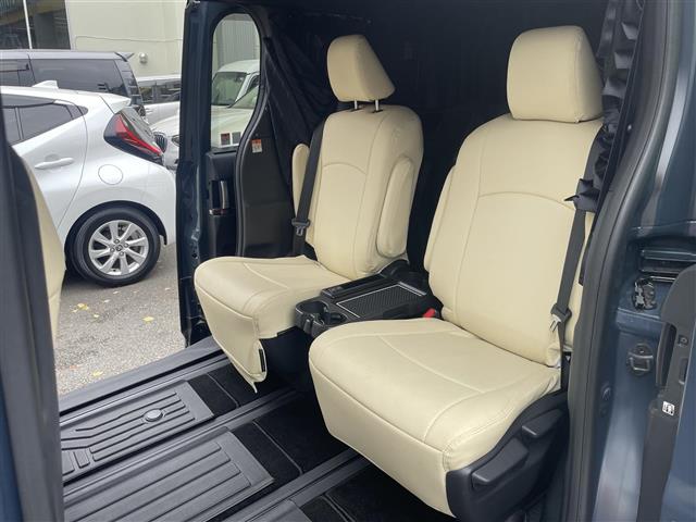 トヨタ ヴォクシー １．８ ハイブリッド Ｓ－Ｚ Ｅ－ＦＯＵＲ ４ＷＤ R5年 (関東) 99