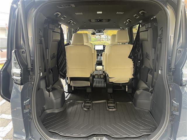 トヨタ ヴォクシー １．８ ハイブリッド Ｓ－Ｚ Ｅ－ＦＯＵＲ ４ＷＤ R5年 (関東) 99