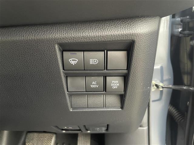 トヨタ ヴォクシー １．８ ハイブリッド Ｓ－Ｚ Ｅ－ＦＯＵＲ ４ＷＤ R5年 (関東) 99