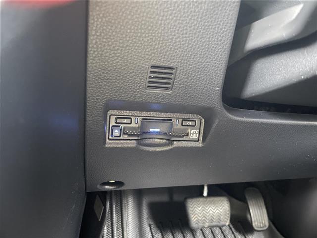 トヨタ ヴォクシー １．８ ハイブリッド Ｓ－Ｚ Ｅ－ＦＯＵＲ ４ＷＤ R5年 (関東) 99