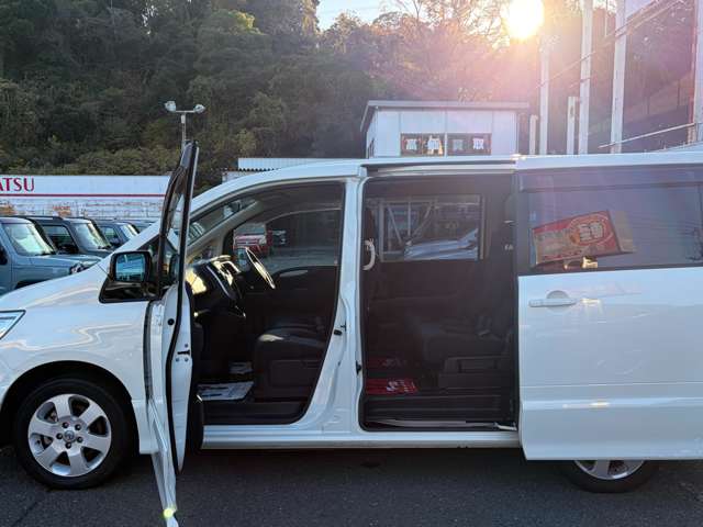 日産 セレナ ２．０ ハイウェイスター Ｖセレクション H22年 (関東) 99