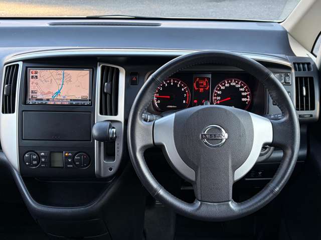 日産 セレナ ２．０ ハイウェイスター Ｖセレクション H22年 (関東) 99